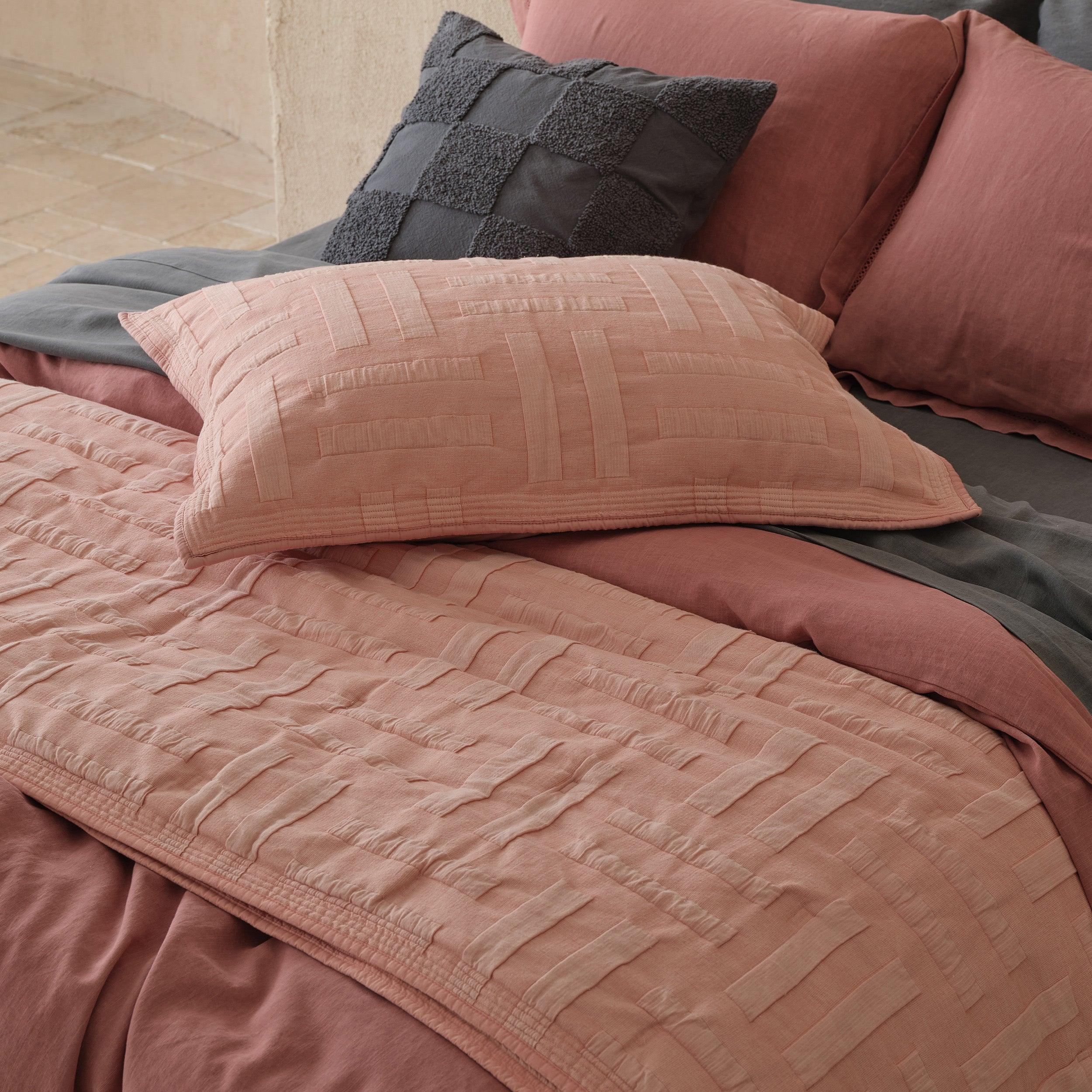 Cotton Jacquard Quilt Set - Double Stitch By Bedsure