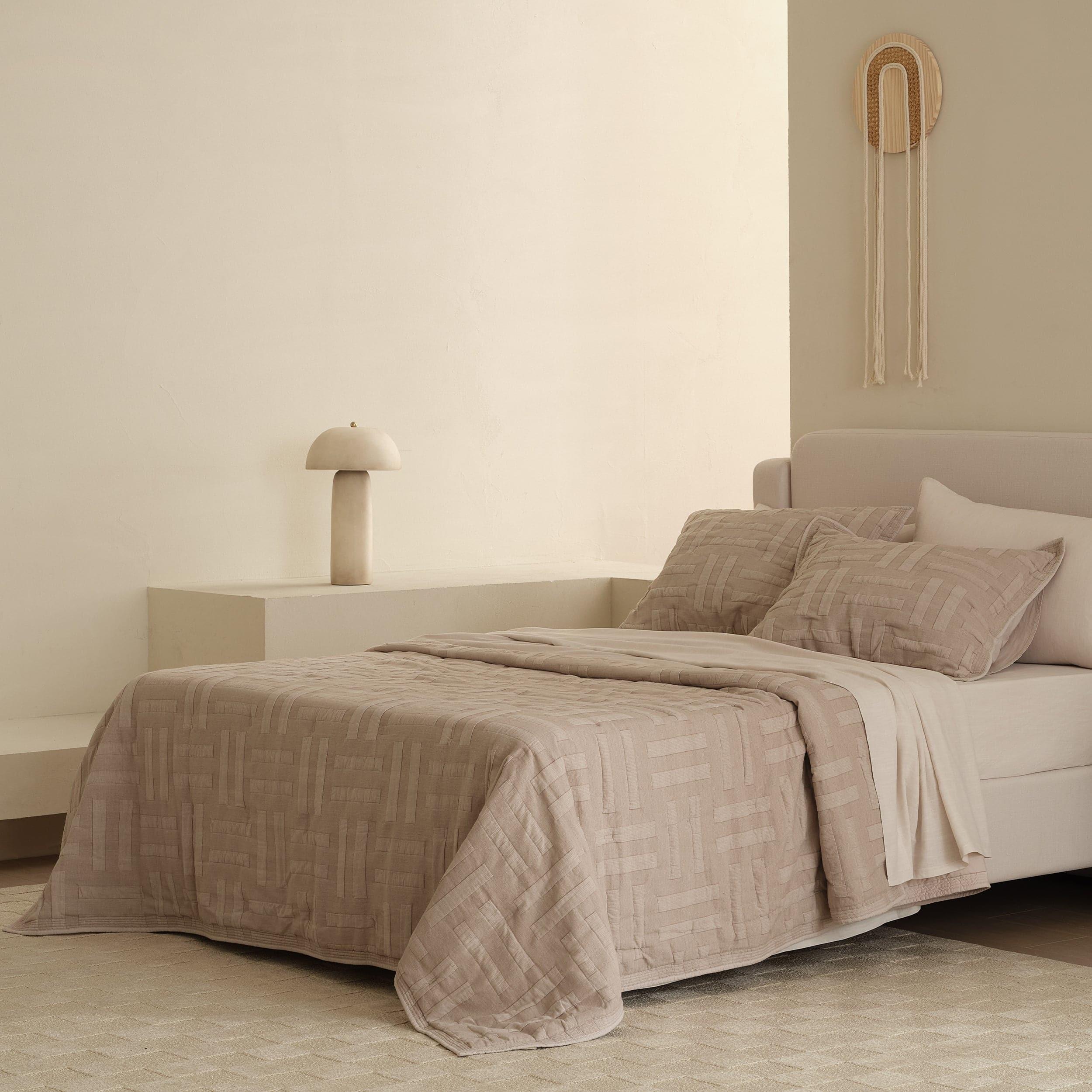 Cotton Jacquard Quilt Set - Double Stitch By Bedsure