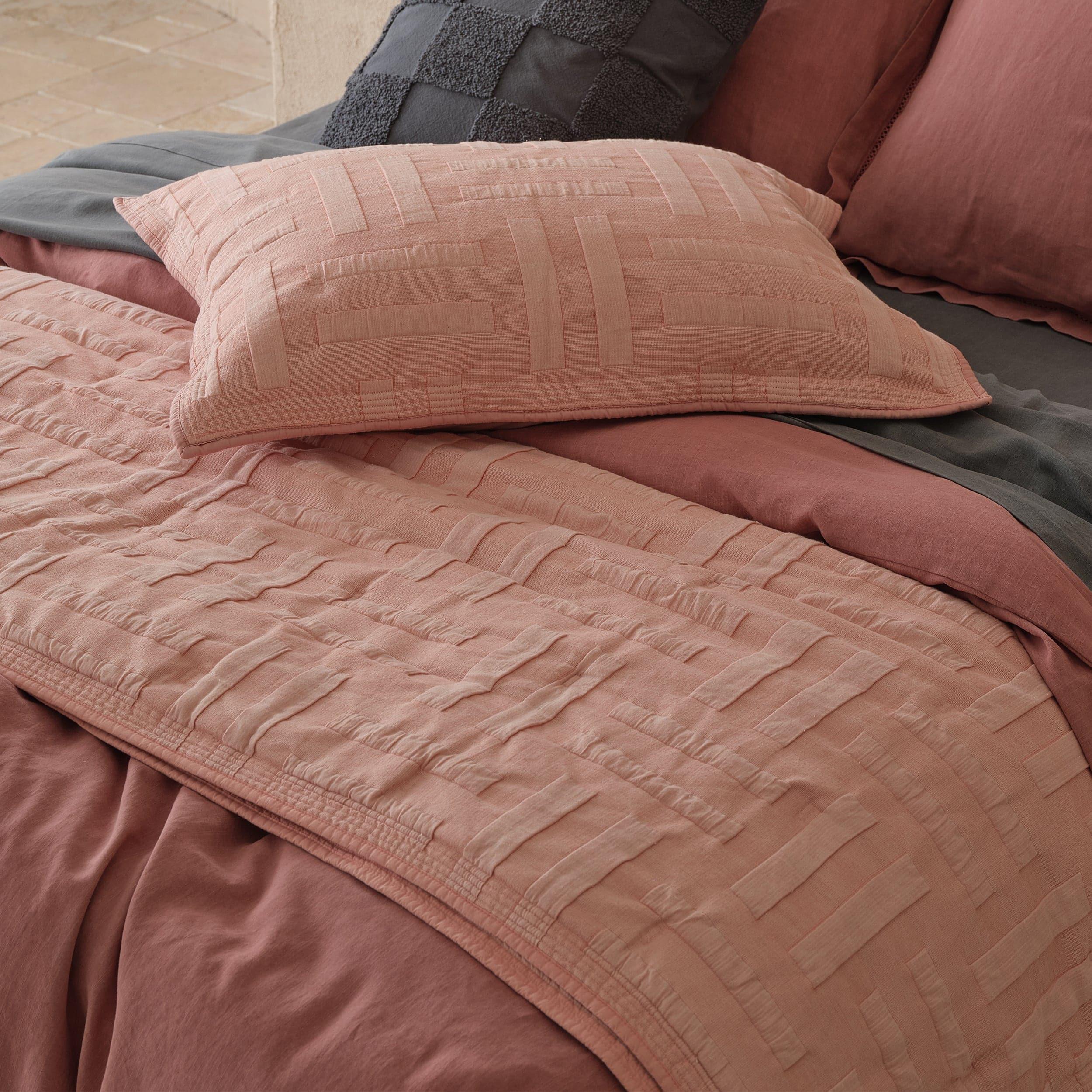 Cotton Jacquard Quilt Set - Double Stitch By Bedsure