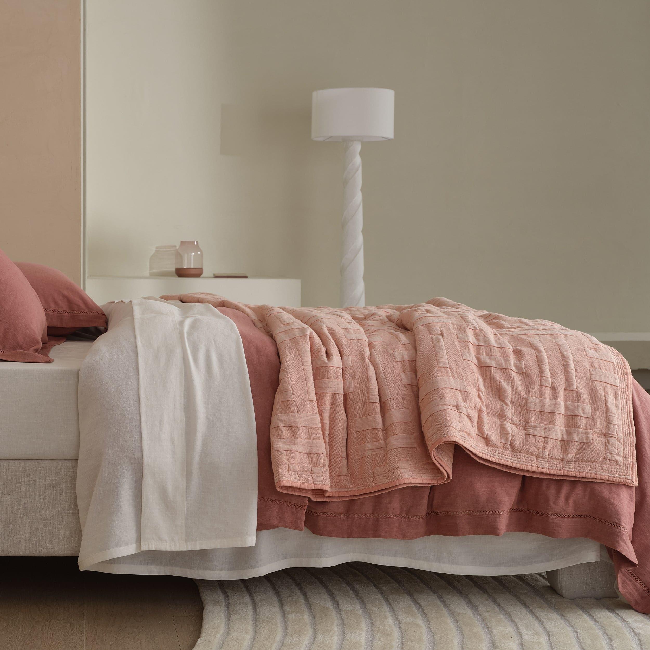 Cotton Jacquard Quilt Set - Double Stitch By Bedsure