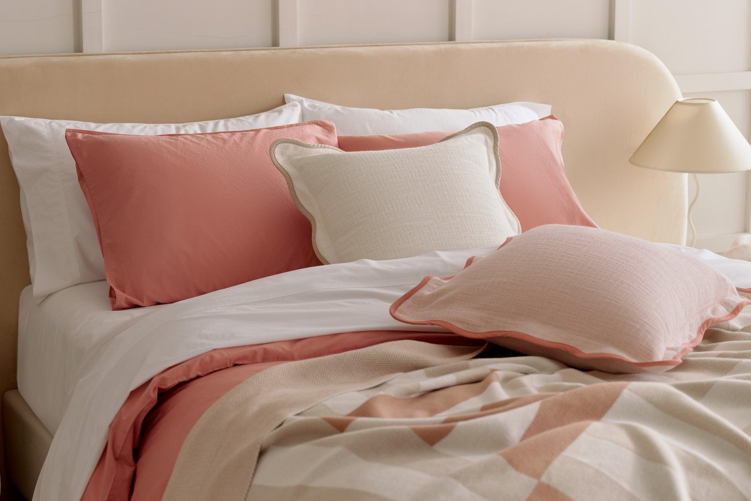 Number Of Pillows & Personality Types: How Many Pillows Do You Sleep With At Night?