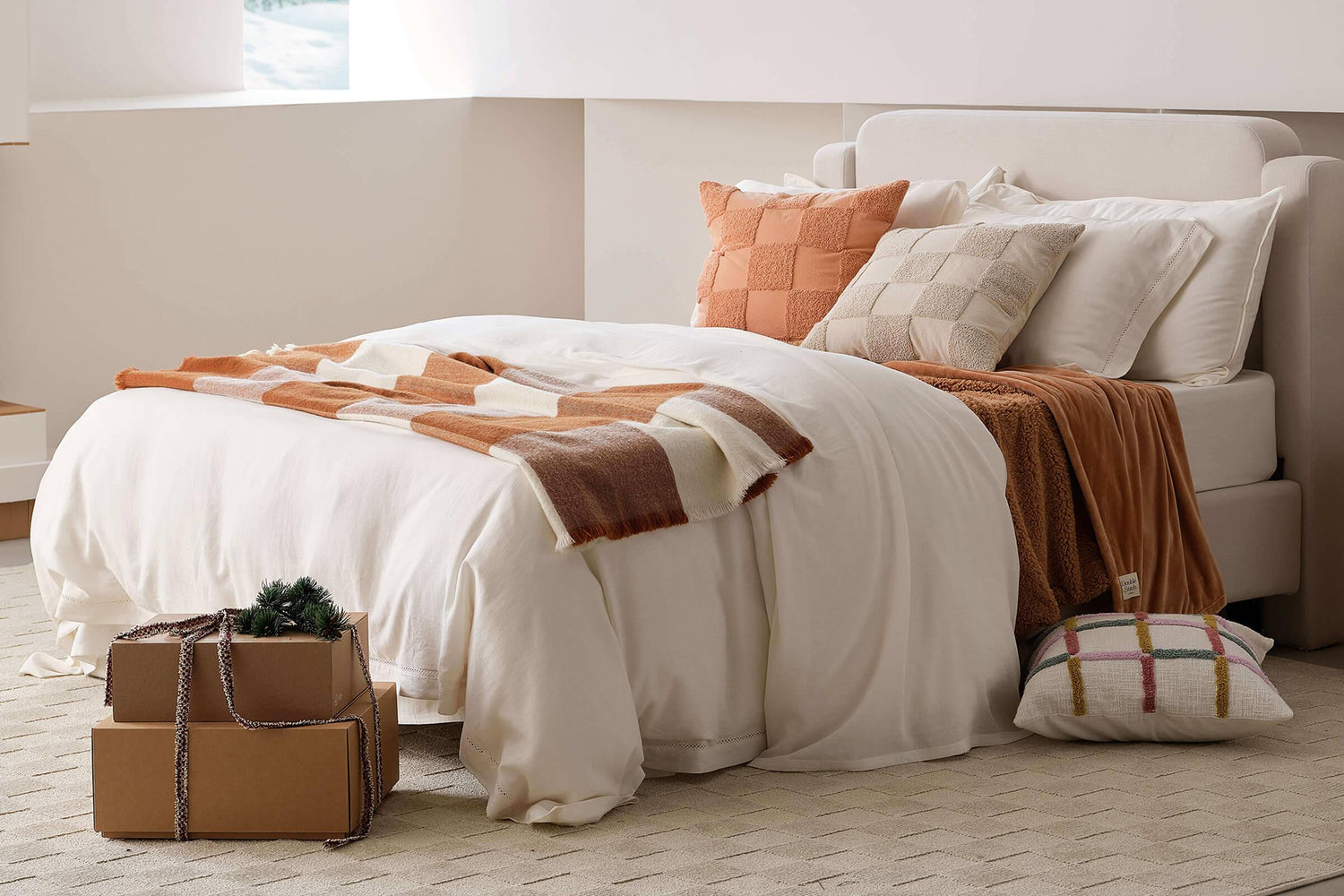 Weekend Idea: Decorate Your Bedroom For for the Holiday Season - Double Stitch By Bedsure